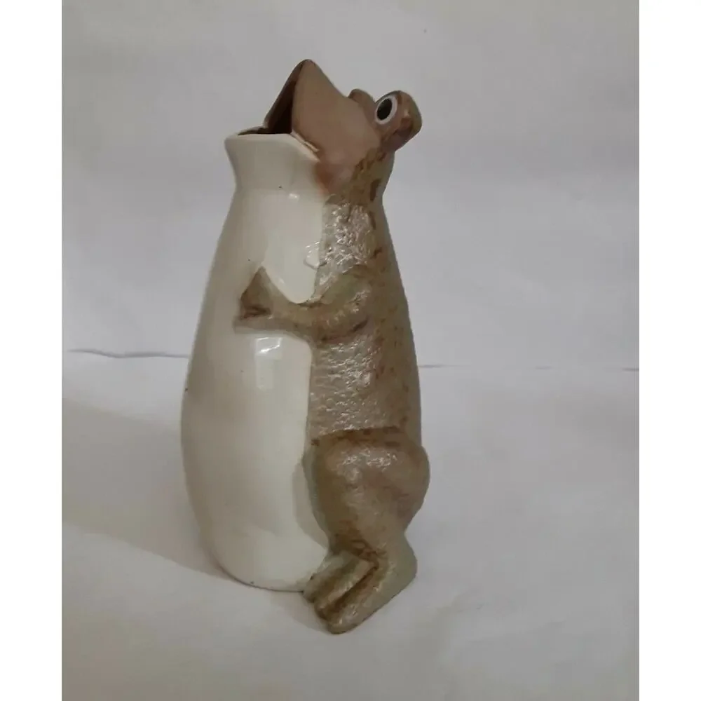 Stoneware Frog Vase,8.5